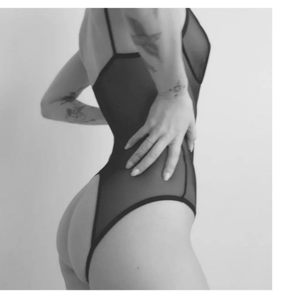 Only Hearts Whisper Balconette Coucou Bodysuit (Red, Large) - Picture 2 of 6